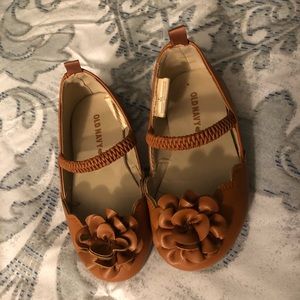 Old navy tan flats